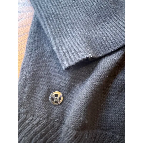 Lululemon Black V Neck Open Back Long Sleeve Sweater Top Women's Size Medium‎ - Image 7