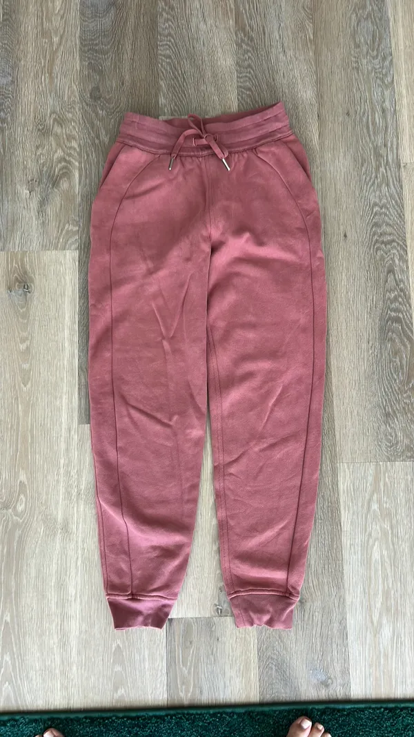 Lululemon Scuba Sweatpants - Image 2
