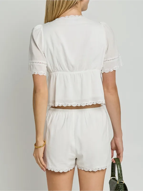 NWT kourt Emma Top size Medium M White tie front lace blouse Few Moda - Image 2