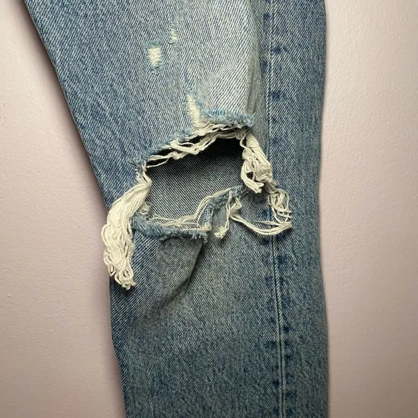 Levi's Premium 501 Light Wash Button Fly Distressed Jeans Women's size 25 - Image 7