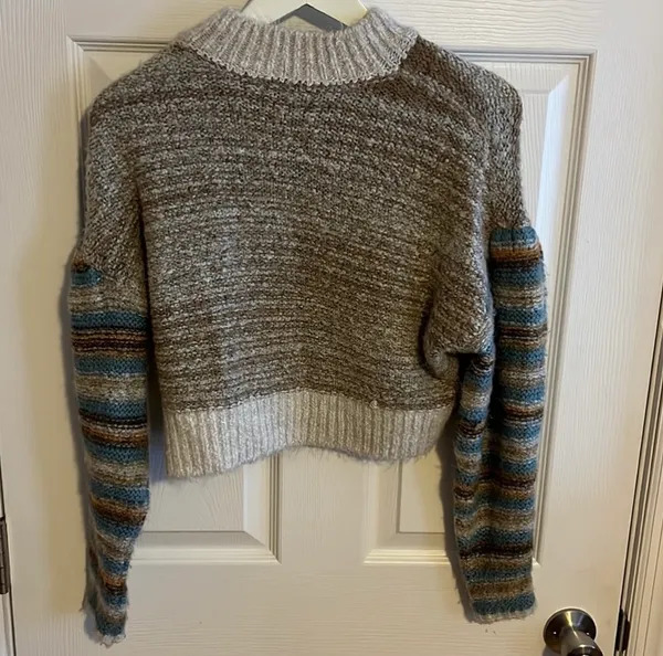 Urban Outfitters Lennon Cropped Sweater - Image 4