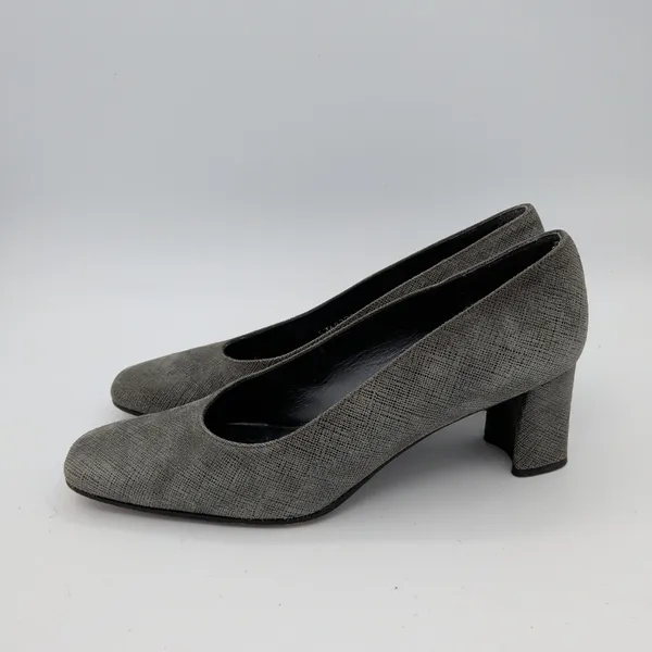 Stuart‎ Weitzman Gray Textured Square Toe Block Heel Pumps Womens 8 AA Narrow - Image 2