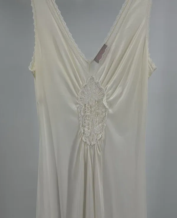 Tessie Cream Lace-Trimmed nightgown lace detail front slit wedding vintage S - Image 4