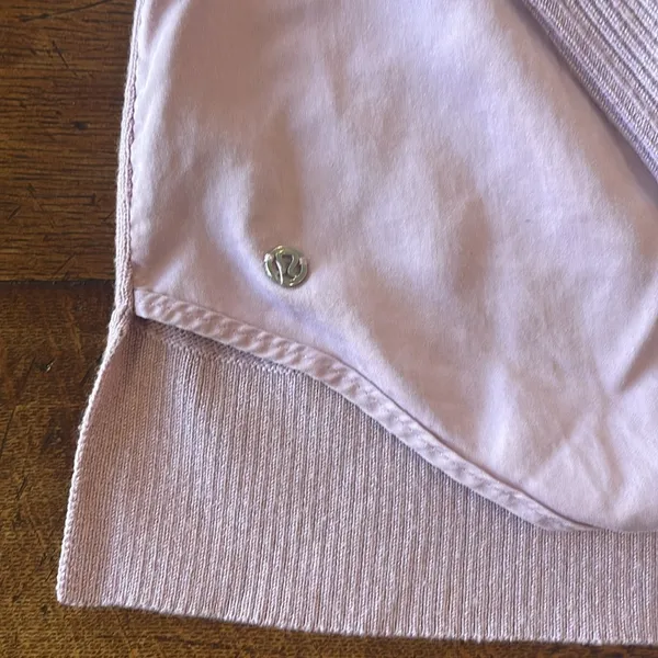 Lululemon Very comfy, sweater with back opening! Lavender, Size 4 - Image 6