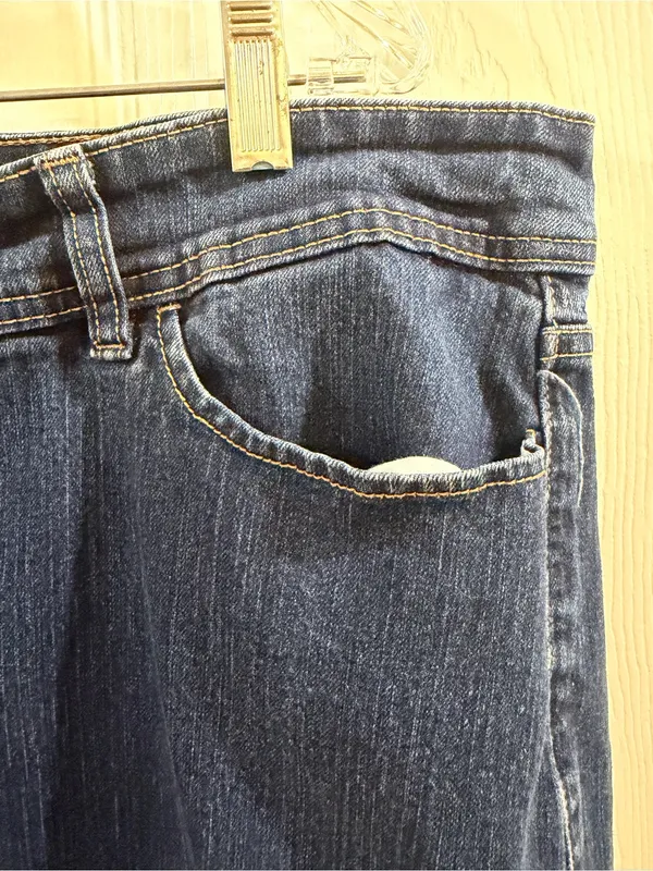 Old Navy Denim Skirt Size 20 - Image 2