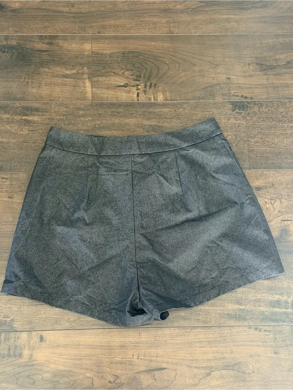 NEW Commense Black Dress Shorts - Image 2