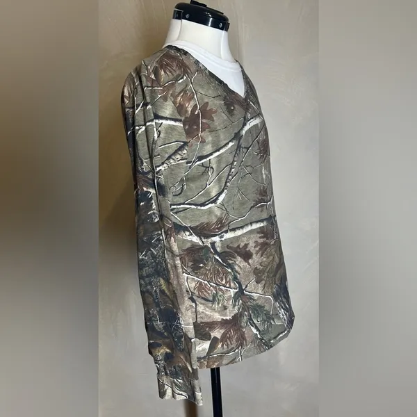 Realtree Women’s Long Sleeve V-Neck Camouflage Outdoor Enthusiast Shirt|Size:L - Image 10