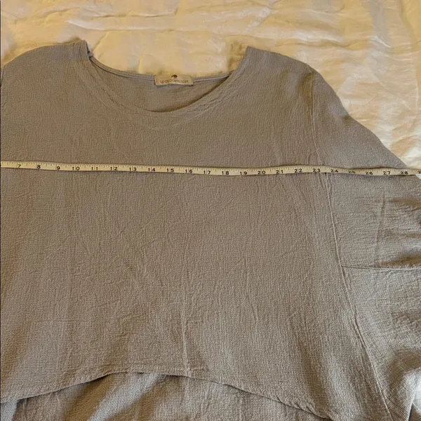 Elegant Women's Gray Blouse Size M - Image 4