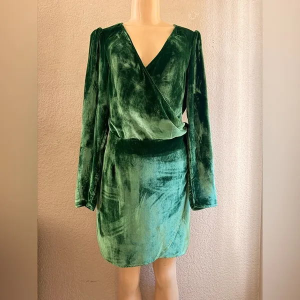 Reformation Bordeau Velvet Dress Emerald size med - Image 8
