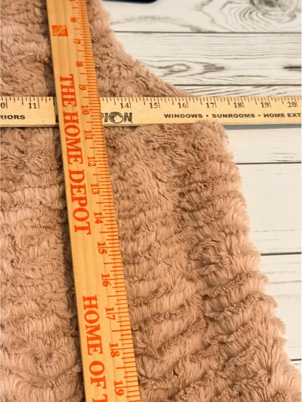 Final Touch Women’s Medium Blush Pink Faux Fur Vest USA - Image 9