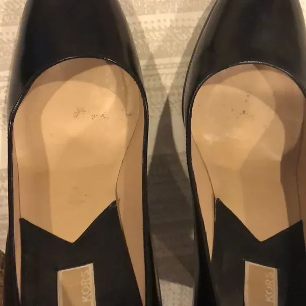 Michael Kors Black Round Toe Chunky Heels - Image 8