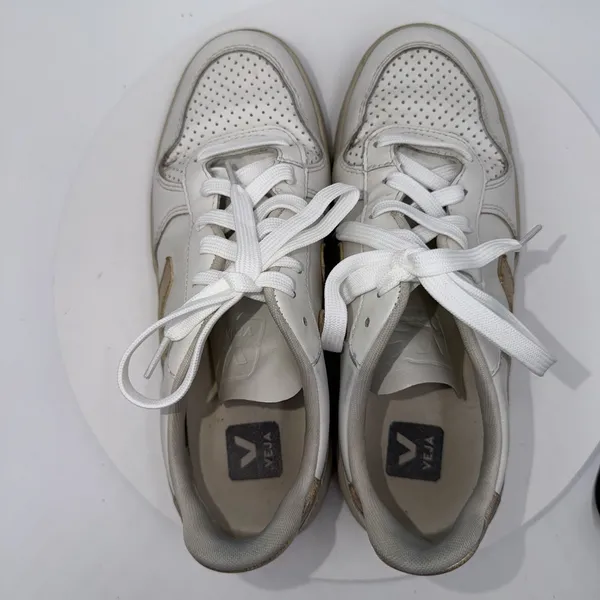 Veja V-10 White Metallic‎ Gold Leather Low Top Women's Sneakers Shoe Size 39/8 - Image 6
