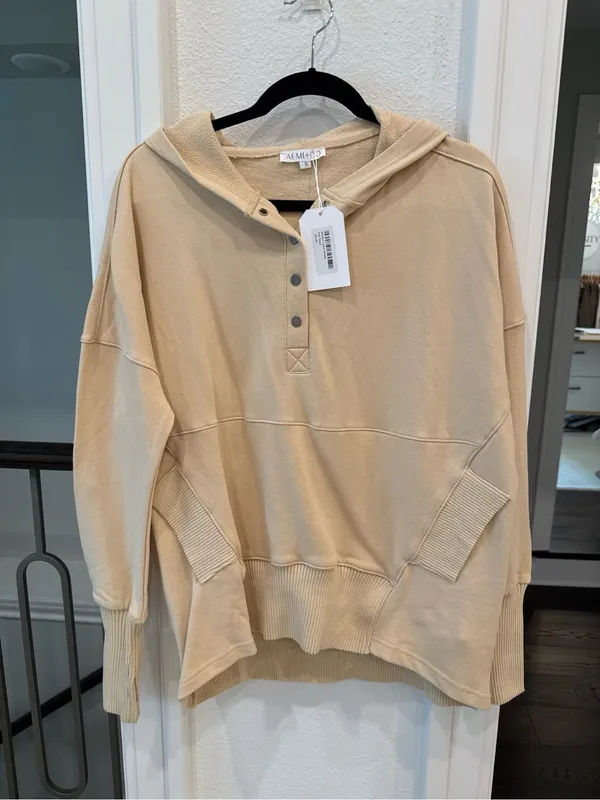 AEMI + CO Beige Oversized Snap Front Hoodie Pullover Small NWT Tan - Image 3