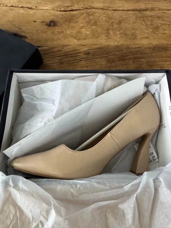NEW IN BOX French Connection Nude Raven Pumps Flared Block Heel ~ size 10 - Image 6