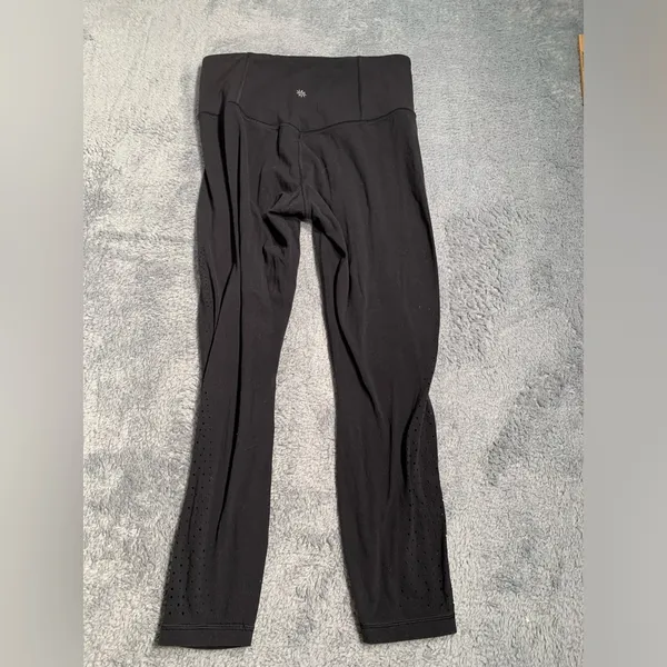 Athleta black Elation Laser Cut 7/8 Leggings small - Image 8