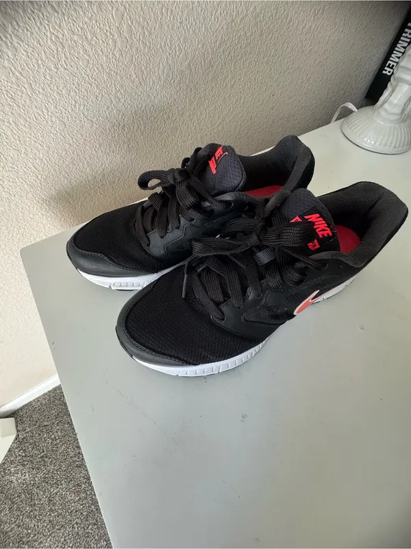 Nike Women's Black Sneakers with Red Swoosh - Image 3