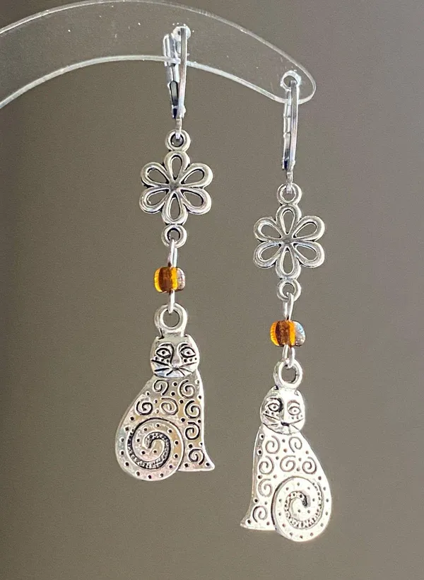 Handmade antique silver tone cute boho cat flower earrings🌸 - Image 4