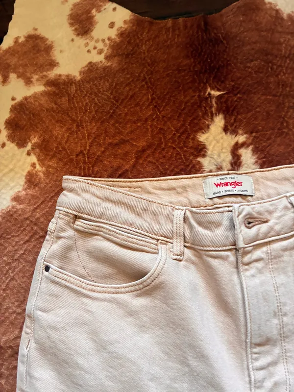 Women's Flare Jeans Beige Bell Bottom Pants Wranglers size 10/30 X 32 High rise fierce flares - Image 4