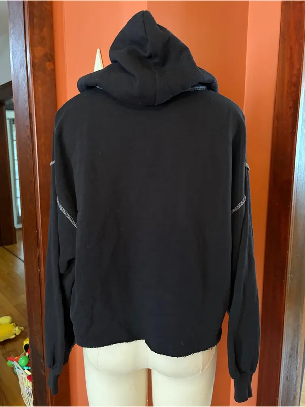 Levi's Black Raw-Hem Cropped Hoodie - Image 4