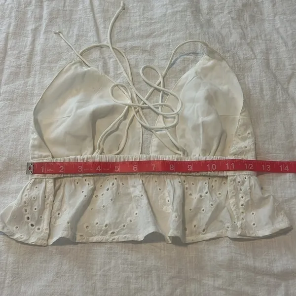 Coastal Chic White Eyelet Peplum Crop Top Open Back Romantic Summer Small - Image 5