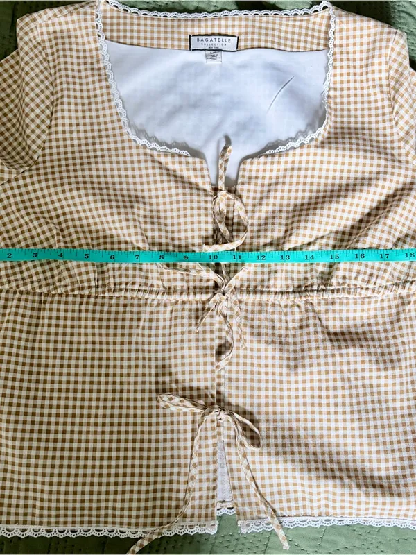 Bagatelle Cottagecore Gingham Front Tie Lace Trim Blouse Tan White Large - Image 7
