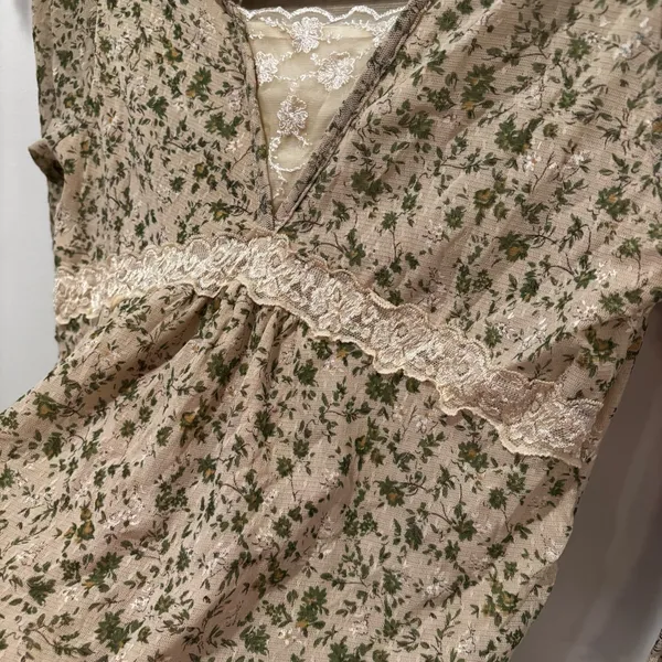 Euro Micromesh Women's Babydoll Dainty Floral Cream Lace Top Lettuce Trim Size M - Image 2