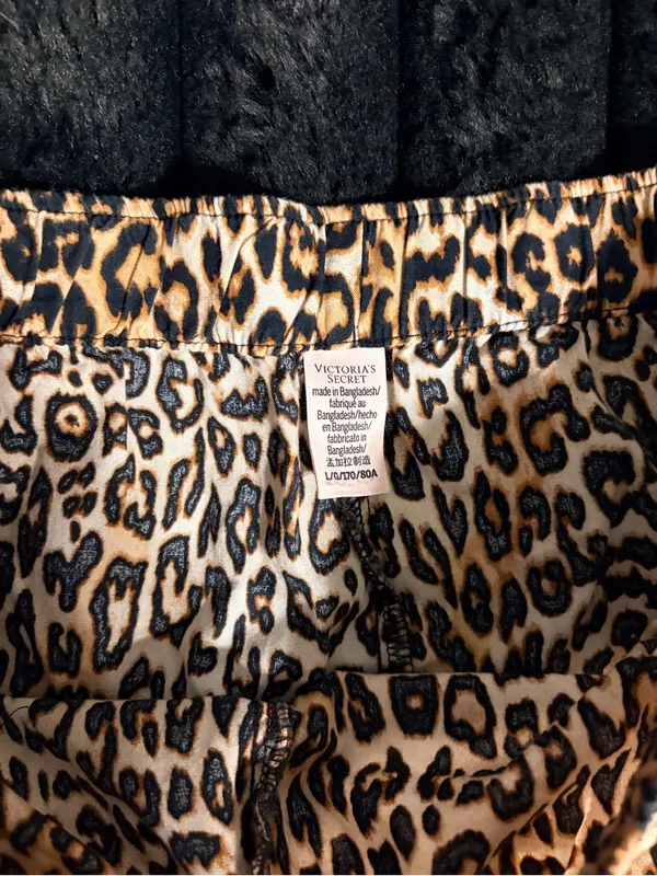 PINK Victoria's Secret Leopard Print Athletic Shorts in Tan and Black - Image 3