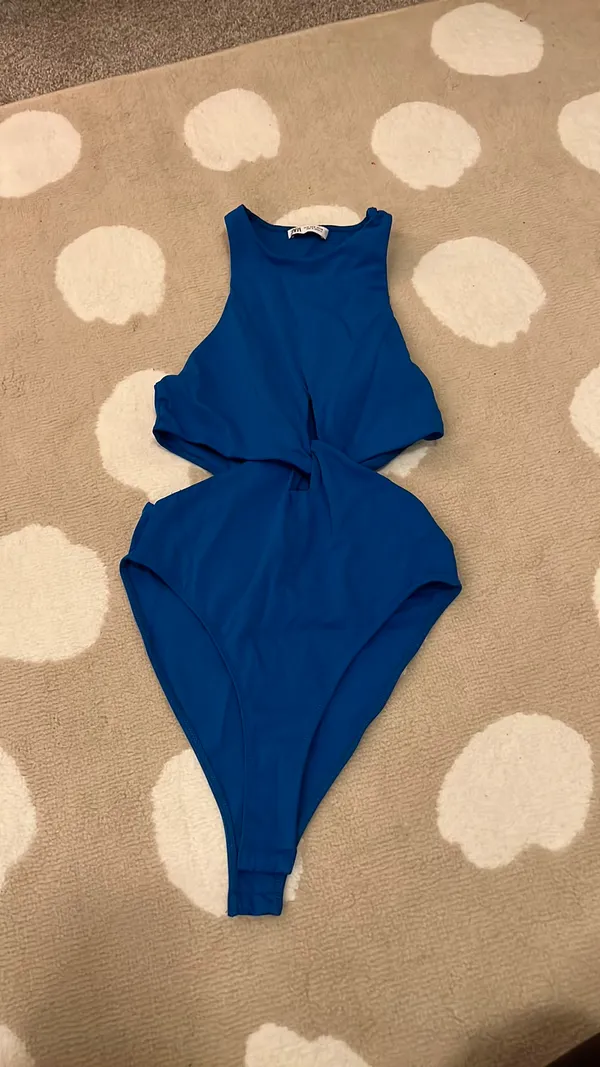 twist cutout high neck bodysuit - Image 4