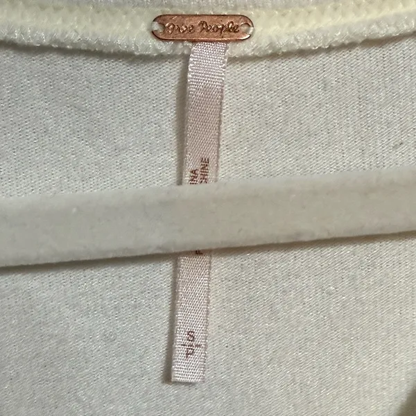 Free People‎ Off-White Lightweight Sweater Soft Slouchy & Effortless Sz S - Image 3