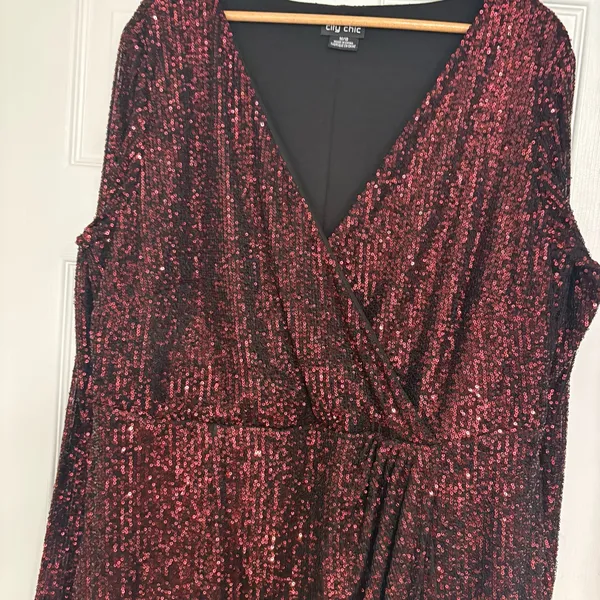 City Chic Reddish/Burgundy Sequin Dress‎ Size M/18 - Image 3