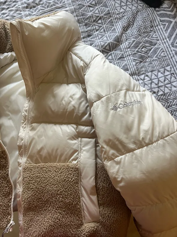 Columbia Jacket Cropped Puffer - Image 3