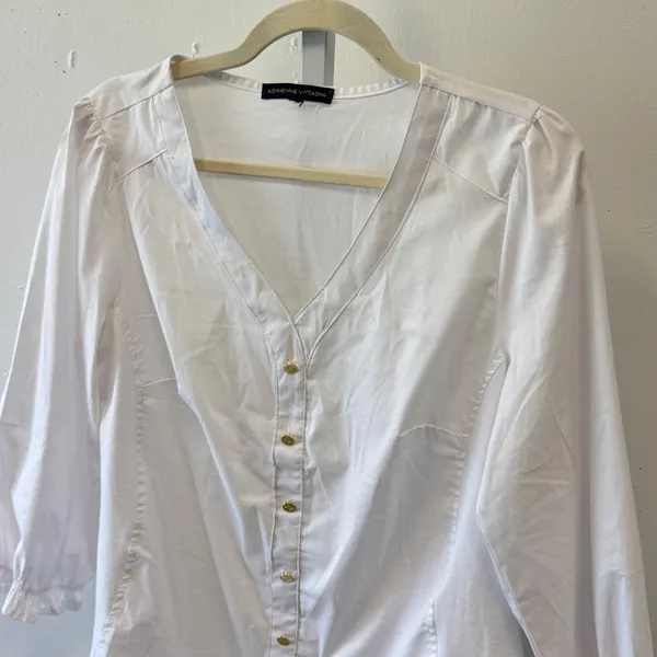 Adrienne Vittadini White‎ V-Neck Button Front Blouse Jersey Side Panels Medium - Image 3