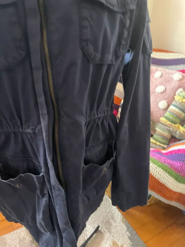 H&M Lightweight navy blue jacket - Image 3