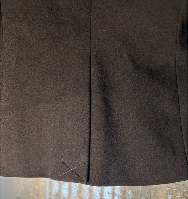 Calvin Klein Two Button Navy Blazer Size 2P - Image 5