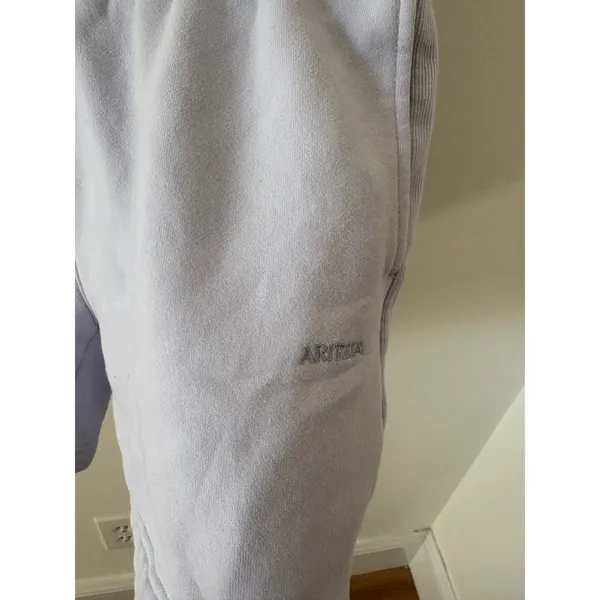 Aritzia Tna Sweatfleece Cozy Fleece Boyfriend Fit Shorts Lavender Purple Medium - Image 2