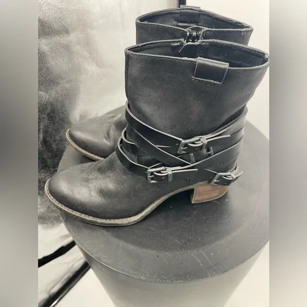 Lavorazione Artigiana black ankle boot size 6 with buckles‎ - Image 5