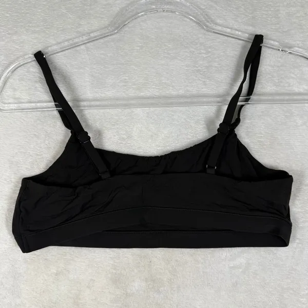 Quince Women Black Nylon Spandex Stretch Scoop Neck Bralette MSL001 Medium NWOT - Image 3