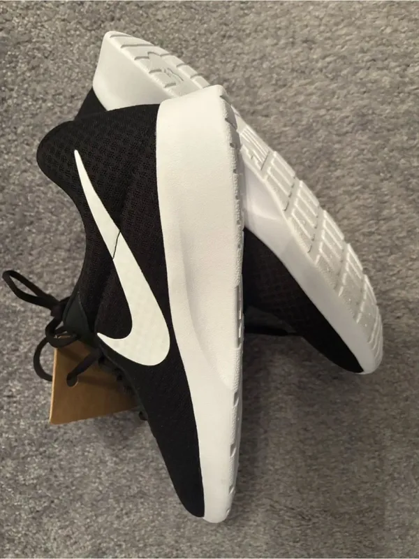 Nike Black with White Swoosh Lightweight Shorts Sneakers - Image 9