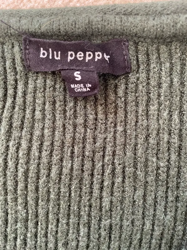 Green Sweater - Image 2