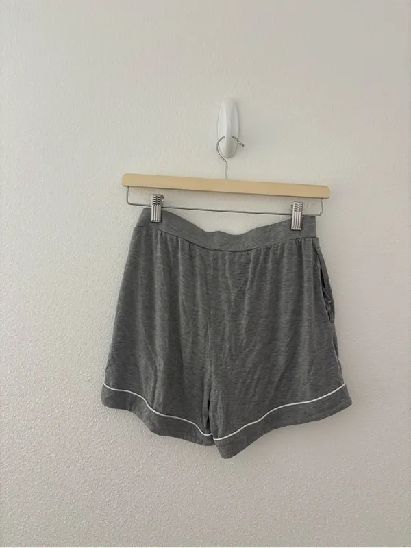Cozy Earth set robe top and shorts in grey - Image 4