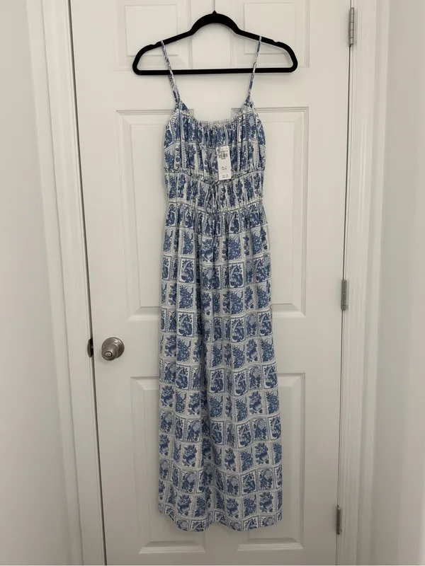Abercrombie & Fitch Smocked Tie-Front Maxi Dress in Blue White Tile Stamp Medium - Image 3
