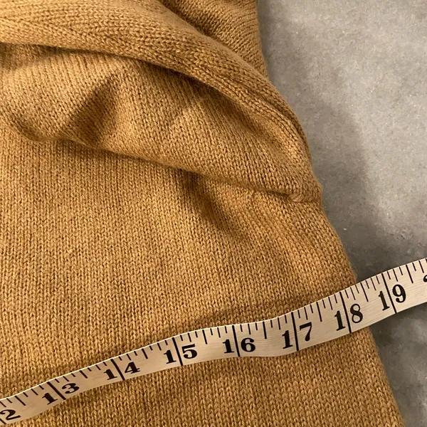 NWT Banana Republic Size S Tan Camel V Neck Long Sleeve Soft Pullover Sweater - Image 6