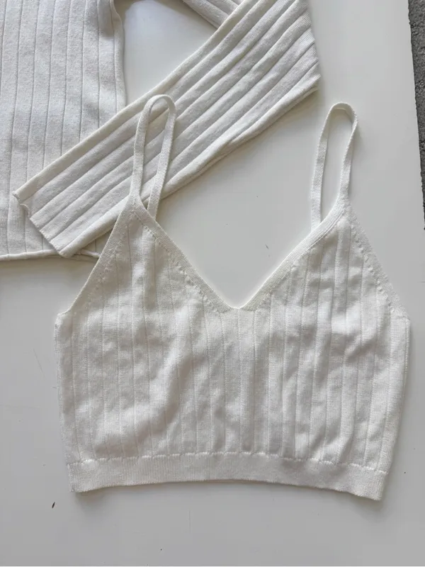 Abercrombie & Fitch Cream Ribbed Cardigan and Cropped Camisole Set Size Medium - Image 4