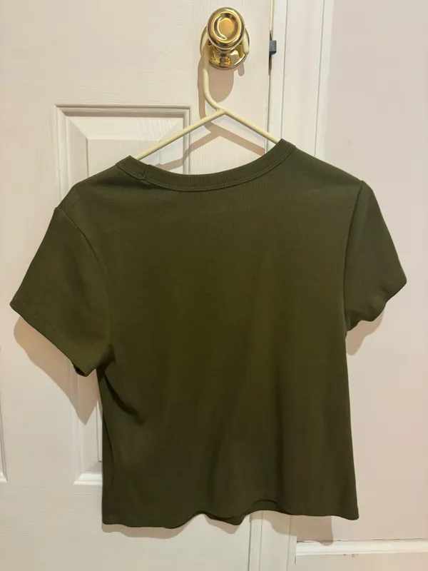 Old Navy Snug Crop T-Shirt - Image 4