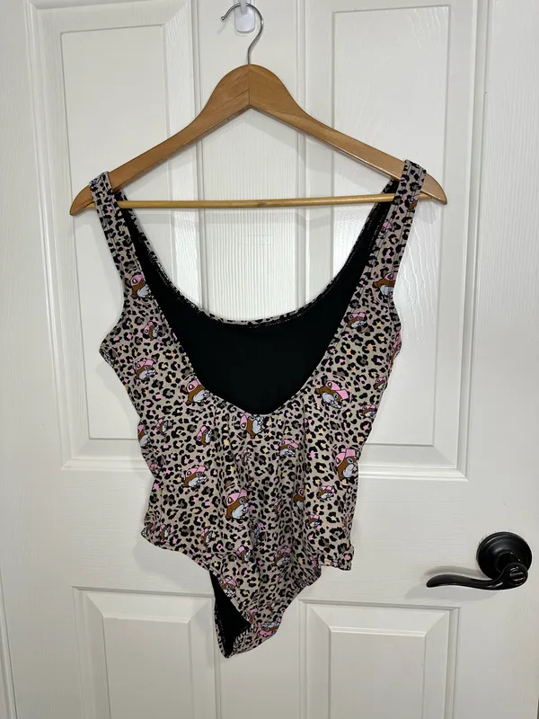 Buccees Tan Pink Cheetah Print Beaver Logo All Over One Piece Swimsuit XS Texas - Image 4