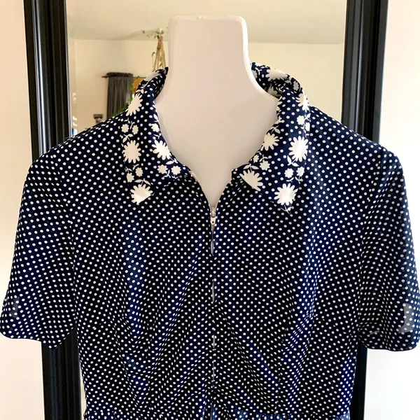 Vintage 50’s Casualmaker Blue Polka Dot Short Sleeve Dress - Image 2