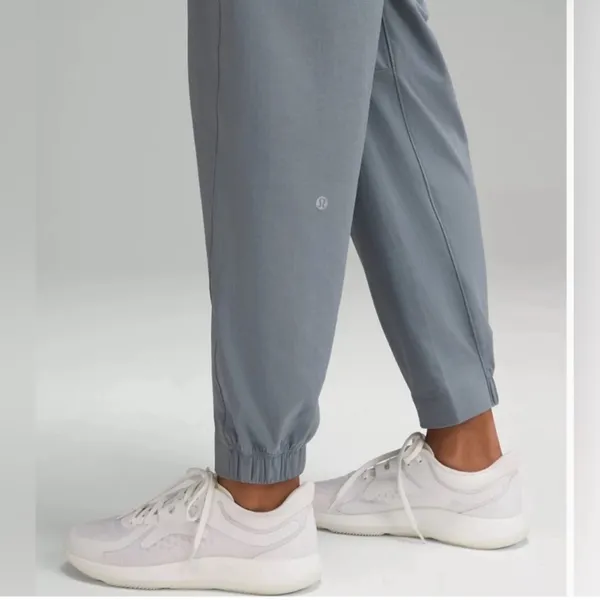 NWT Lululemon License to Train HR Pant /Belgian Blue - Image 5