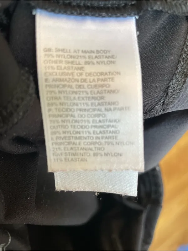 The North Face Black Women's Leggings with Stash Pockets Size Medium - Image 7