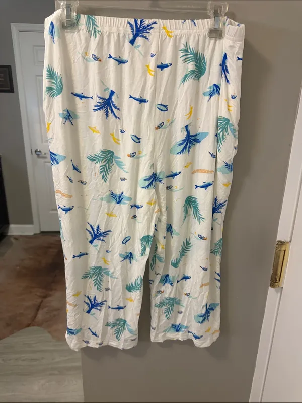 NWT beach theme resort wear vacation super soft pajama set,L - Image 7