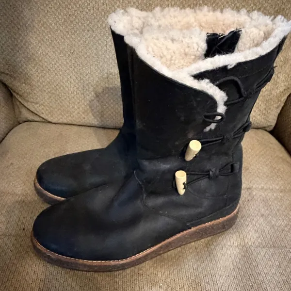 UGG Kaya Leather & Sheepskin Toggle Boots as is - Image 3